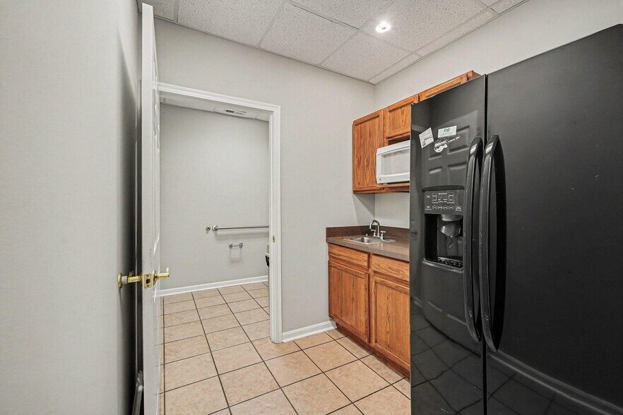 More Photos Of 6900 Houston Rd, Florence Office For Lease