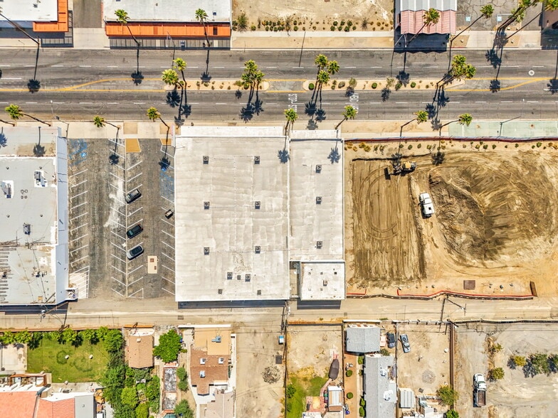 More Photos Of 45151 Oasis St, Indio Freestanding For Lease