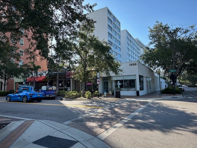 Primary Photo Of 1300 Main St, Sarasota Storefront Retail Office For Lease