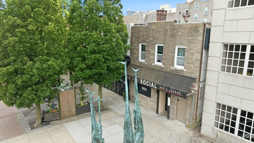 More Photos Of 16 Memorial Hwy, New Rochelle Storefront Retail Office For Sale