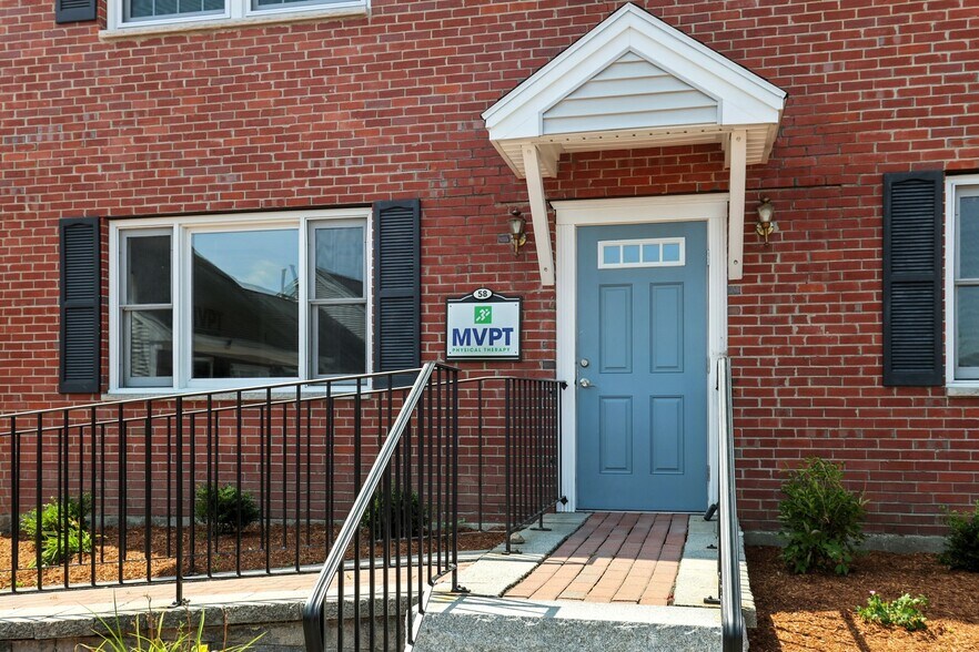 More Photos Of 40 S River Rd, Bedford Medical For Lease