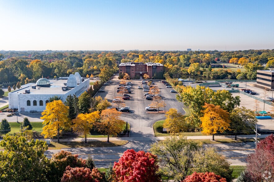 More Photos Of 3633 W Lake Ave, Glenview Medical For Sale