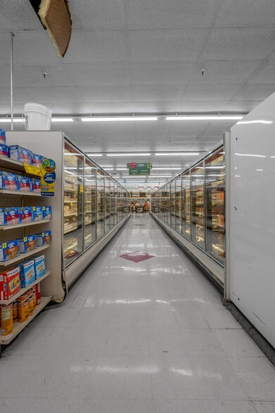 More Photos Of 1629 Ashland Rd, Greenup Freestanding For Sale