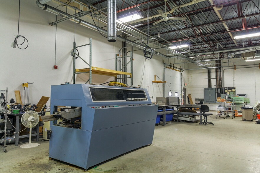 More Photos Of 26 Evergreen Dr, Portland Manufacturing For Sale