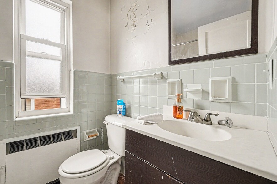 More Photos Of 2370 Losantiville Ave, Cincinnati Multifamily For Sale