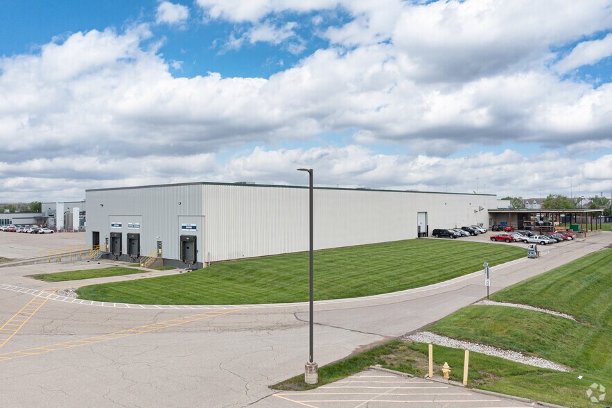 More Photos Of 11540-11630 Mosteller Rd, Sharonville Warehouse For Lease