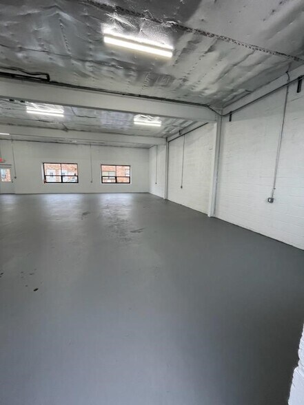 More Photos Of 12 Littell Rd, East Hanover Light Distribution For Lease