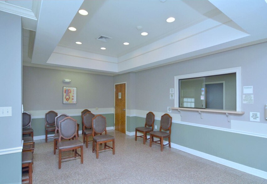 More Photos Of 803 N Jackson St, Albany Office For Lease