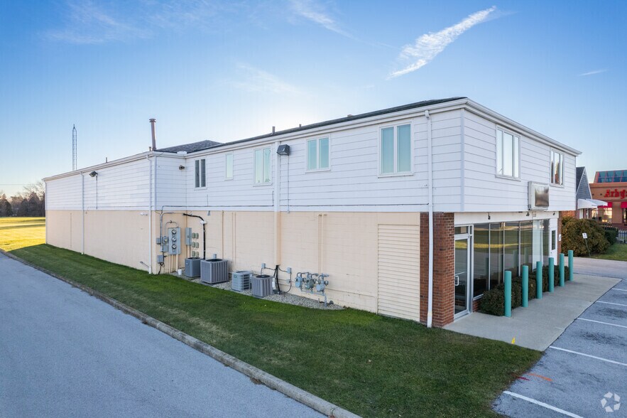 More Photos Of 1026-1028 N Main St, Bowling Green Storefront Retail Residential For Sale