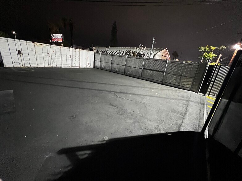 More Photos Of 7305 Deering Ave, Canoga Park Land For Lease