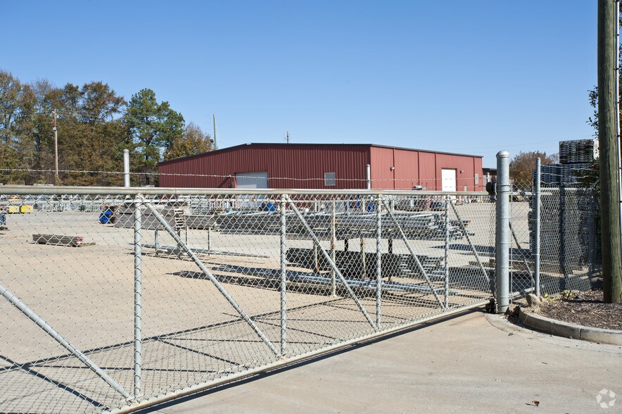 More Photos Of 2505 S Main St, Kennesaw Warehouse For Lease