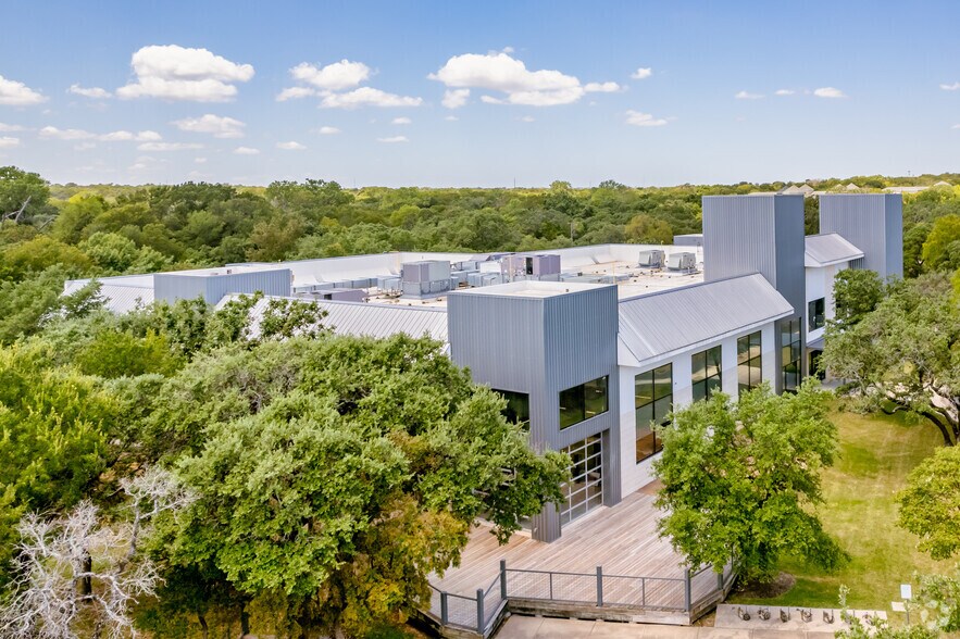 More Photos Of 4001 W Parmer Ln, Austin Office For Lease