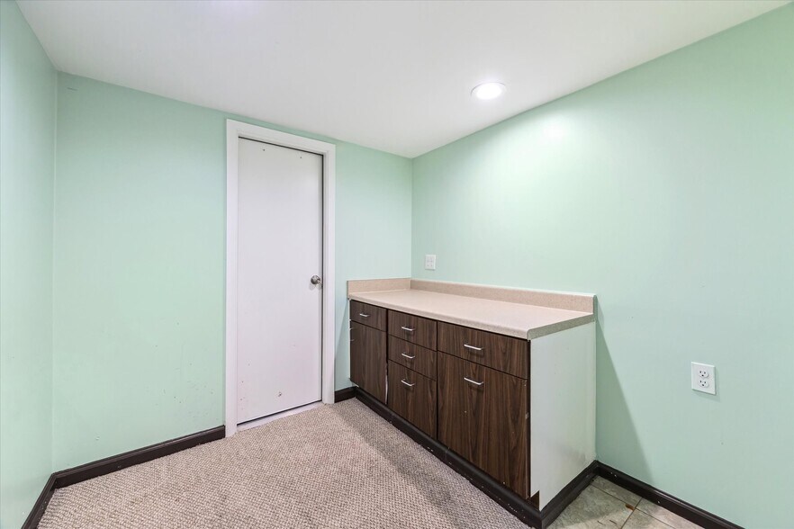 More Photos Of 360 E Medical Center Blvd, Webster Medical For Sale