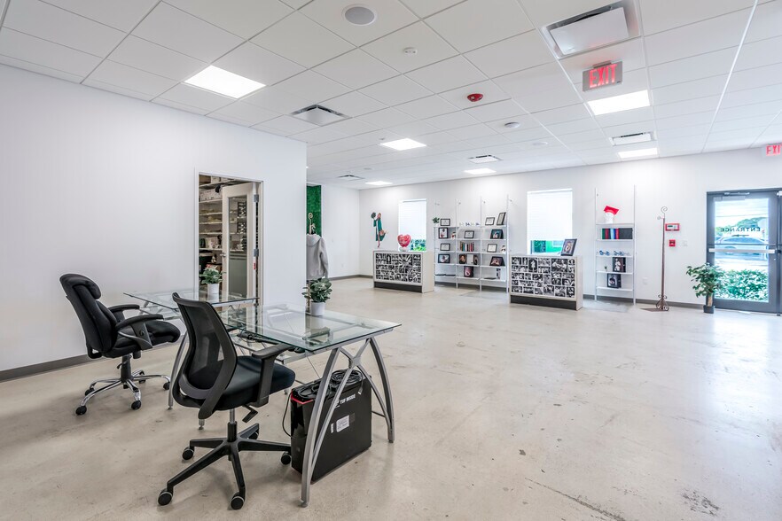 More Photos Of 1014 N Dixie Hwy, Lake Worth Beach Loft Creative Space For Sale