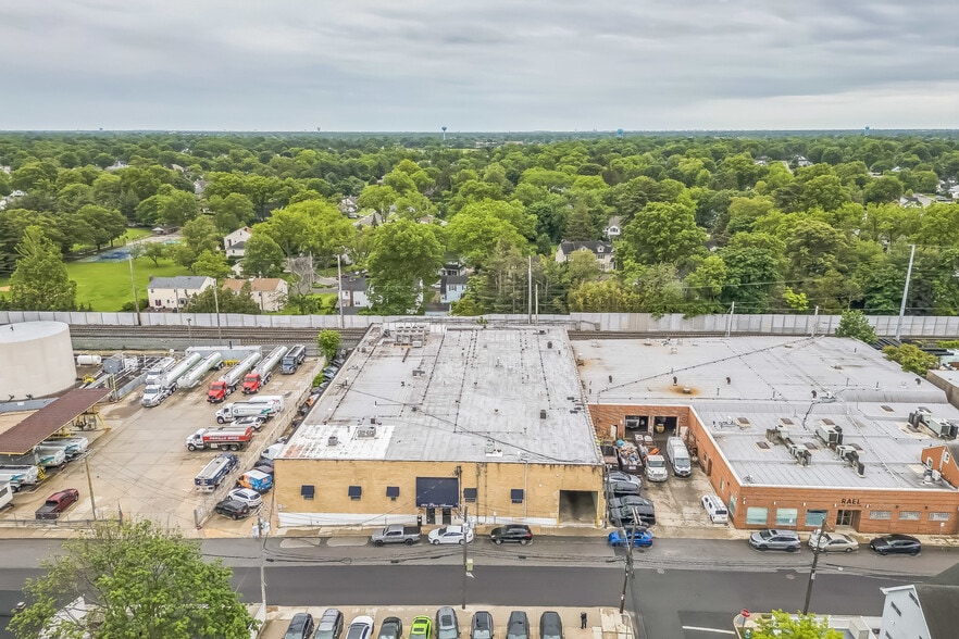 More Photos Of 1804 Plaza Ave, New Hyde Park Light Distribution For Lease