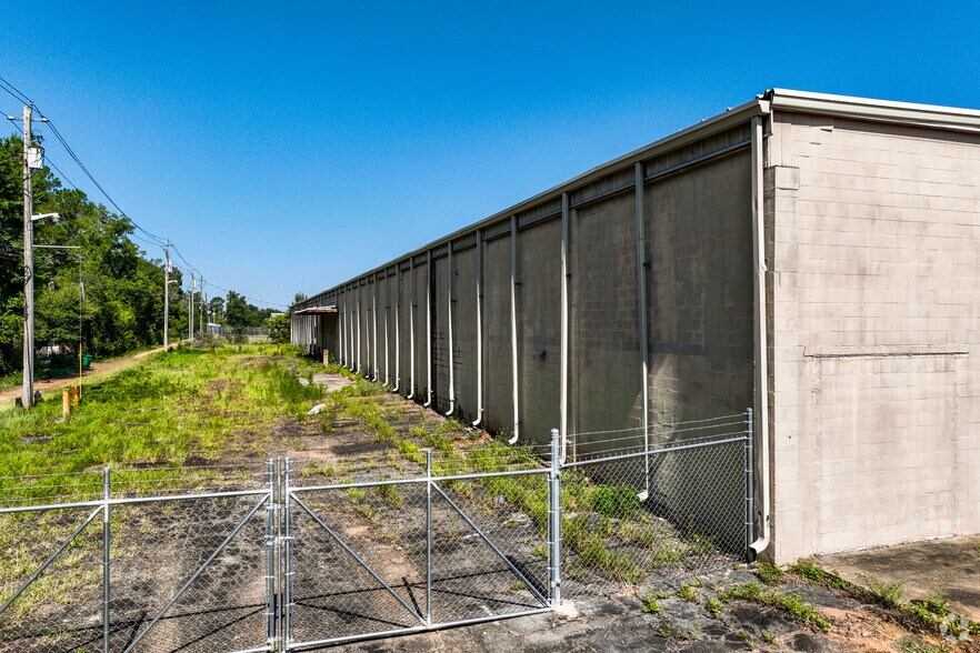 More Photos Of 1420 W Broad Ave, Albany Warehouse For Sale