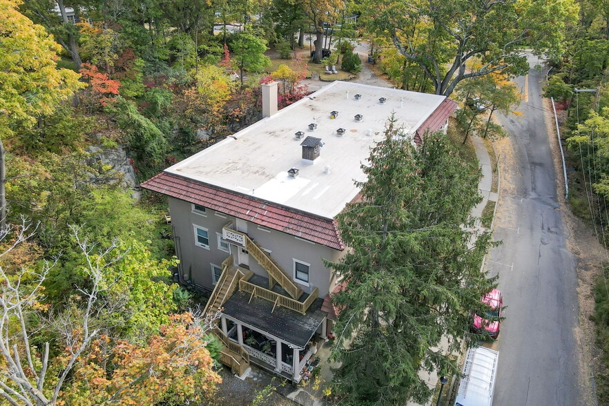 More Photos Of 1 Riverside Dr, Sleepy Hollow Village Apartments For Sale