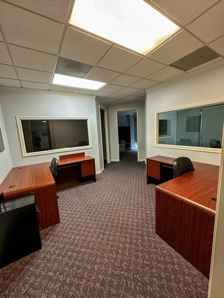 More Photos Of 14350 W Sylvanfield Dr, Houston Office For Sale