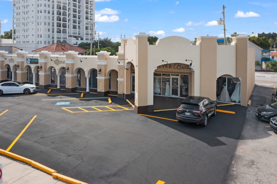 More Photos Of 1530 Dolphin St, Sarasota Storefront For Lease