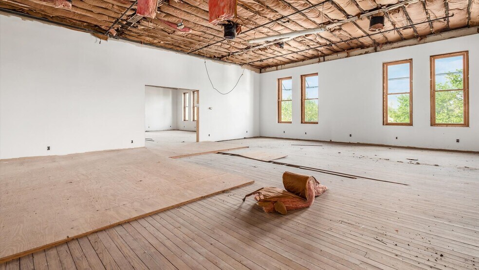More Photos Of 701 Main St, Dresden Storefront For Lease