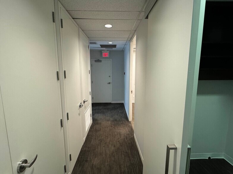 More Photos Of 1537 8th Av W, Vancouver Healthcare For Lease