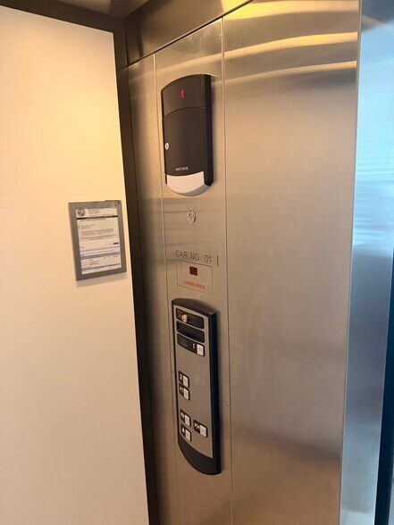 More Photos Of 1000 Bass Blvd, Dunedin Office For Sale