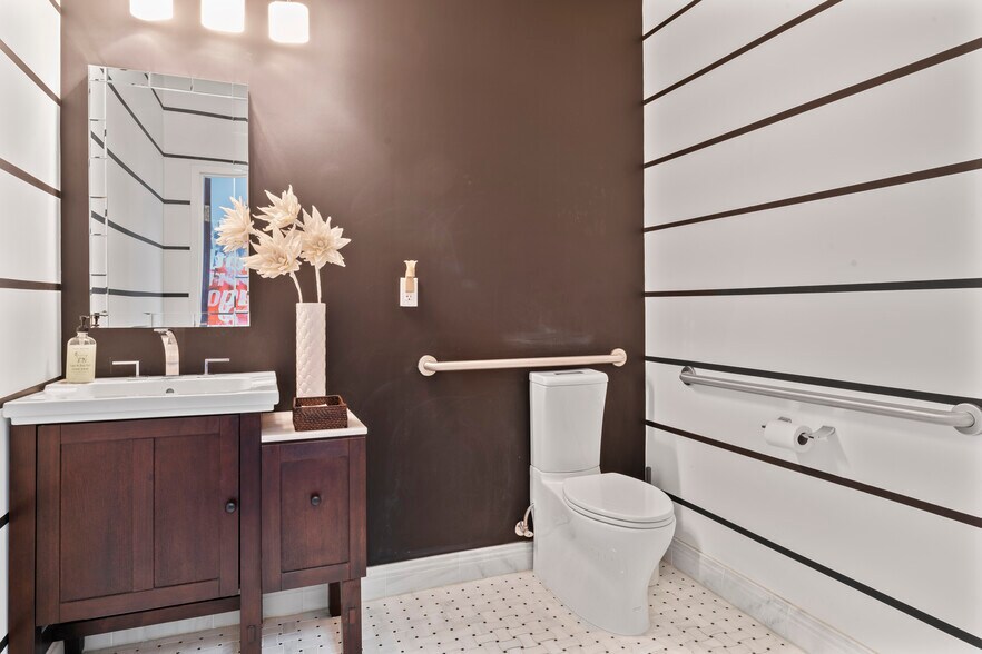 More Photos Of 21165 Whitfield Pl, Sterling Medical For Sale