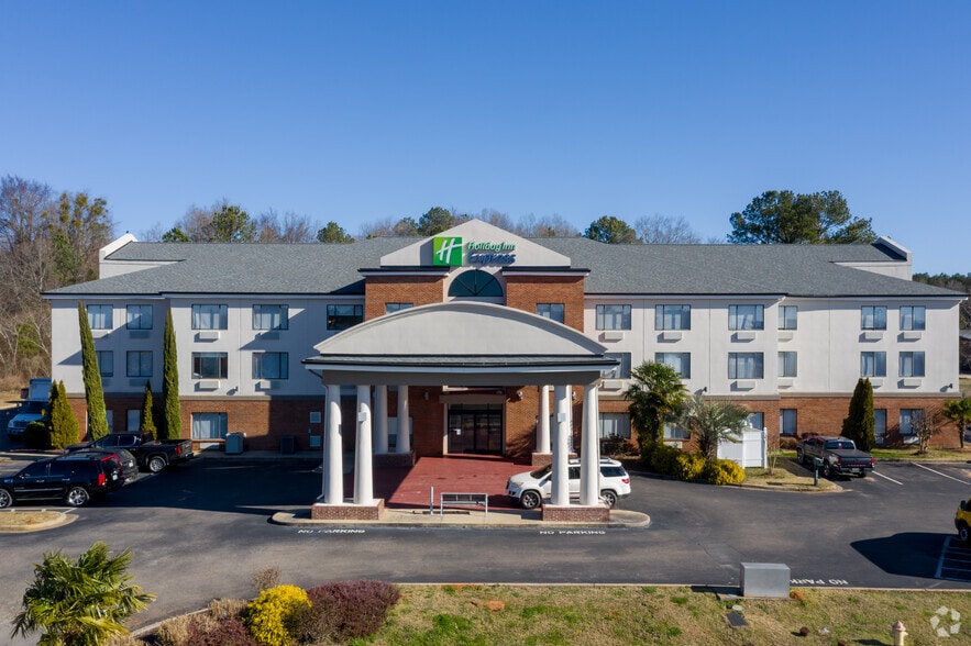 Primary Photo Of 40743 Us-280, Sylacauga Hotel For Sale