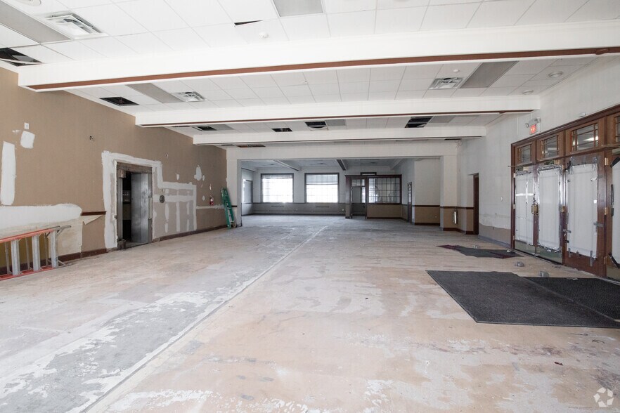 More Photos Of 2100 Middle Country Rd, Centereach Office For Sale