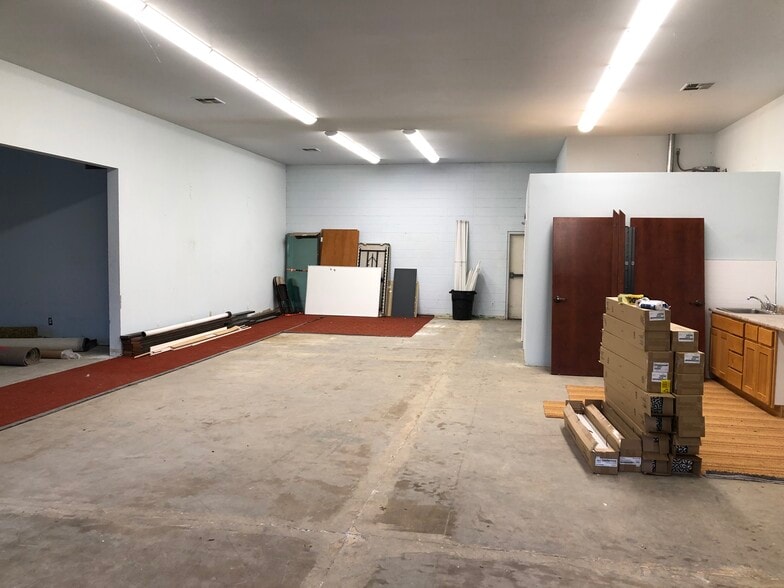 Primary Photo Of 2109 Roberts Rd, Medford Flex For Lease