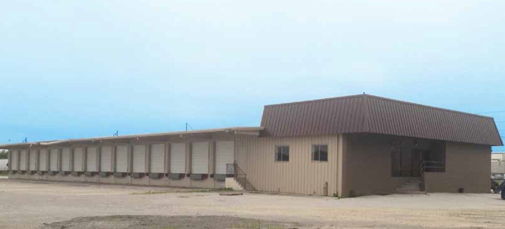 More Photos Of 3750 Fairbanks Ave, Kansas City Truck Terminal For Lease