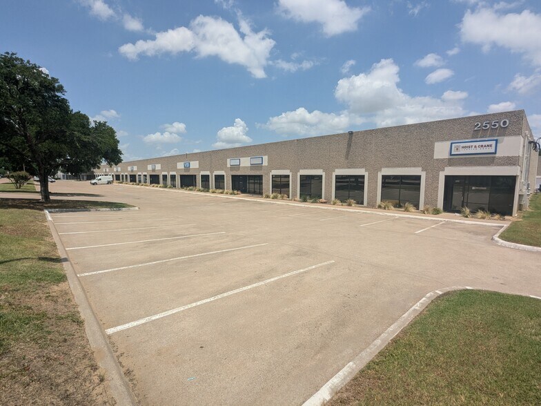 Primary Photo Of 2550 114th St, Grand Prairie Flex For Lease