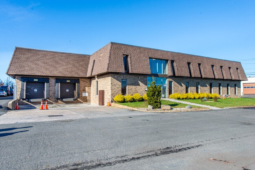 More Photos Of 310 Paterson Plank Rd, Carlstadt Manufacturing For Lease