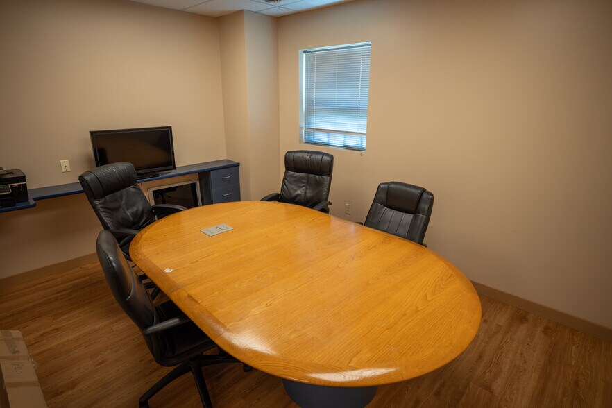 More Photos Of 11075 Parker Dr, Irwin Warehouse For Sale