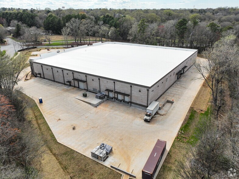More Photos Of 411 Lakeshore Pky, Rock Hill Warehouse For Sale