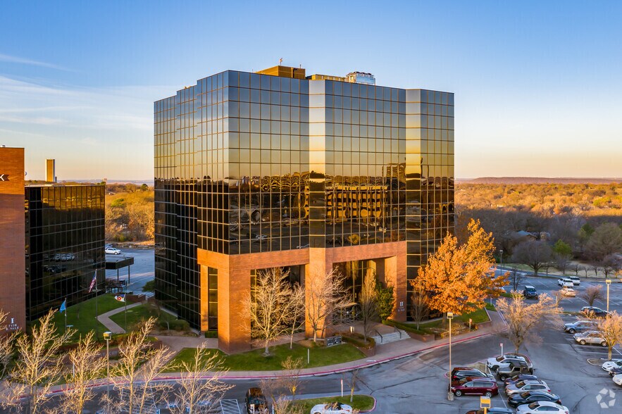 More Photos Of 7134 S Yale Ave, Tulsa Medical For Lease