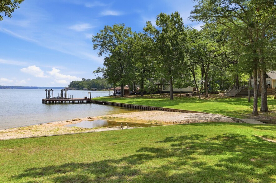 More Photos Of 104 Barker Creek Dr, Scroggins Specialty For Sale