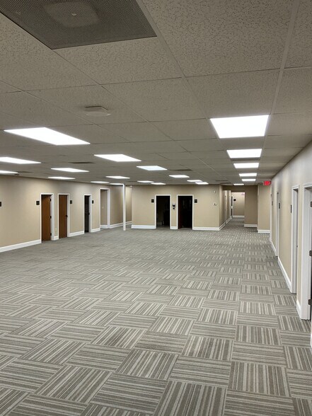 More Photos Of 8215 Roswell Rd, Atlanta Office For Sale