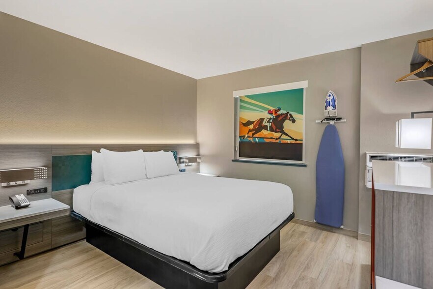 More Photos Of 412 US-70, Ruidoso Hotel For Sale