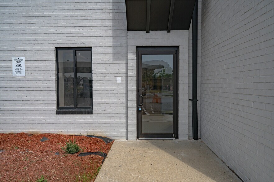 More Photos Of 8023 Malcolm Rd, Clinton Medical For Lease