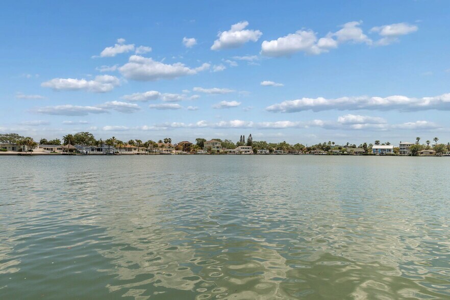 More Photos Of 2307 Bay Blvd, Indian Rocks Beach Apartments For Sale