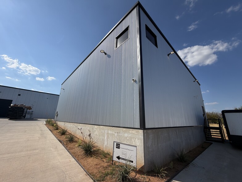 More Photos Of 6825 N Harvey Ave, Oklahoma City Industrial For Sale