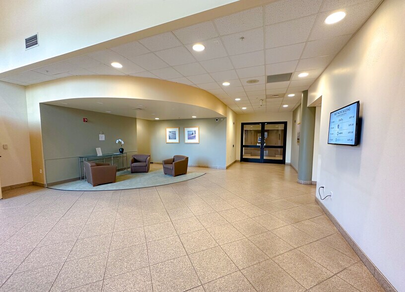 More Photos Of 5121 Skyline Village Loop S, Salem Medical For Sale