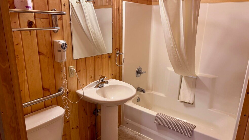 More Photos Of 3600 County Road 54 NE, Longville Hotel For Sale