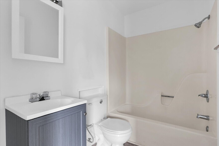 More Photos Of 1740 S Fairview Ave, Decatur Apartments For Sale