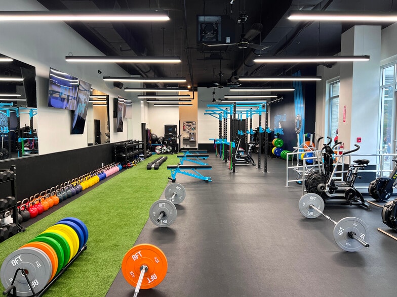 More Photos Of 103 W Tyler St, Tampa General Retail For Lease