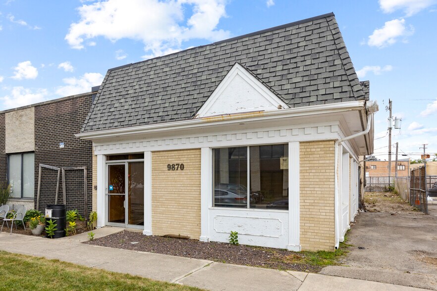 More Photos Of 9870 Derby Ln, Westchester Loft Creative Space For Sale