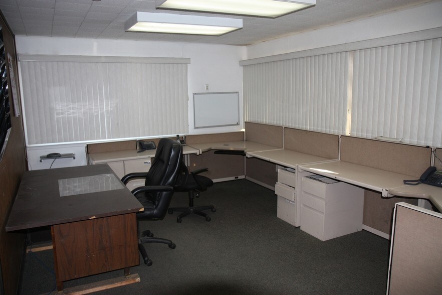 More Photos Of 8120 35th Ave, Sacramento Manufacturing For Lease