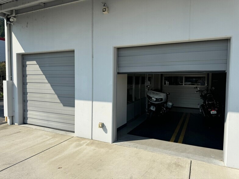 More Photos Of 1743 W Valley Hwy S, Auburn Auto Dealership For Sale