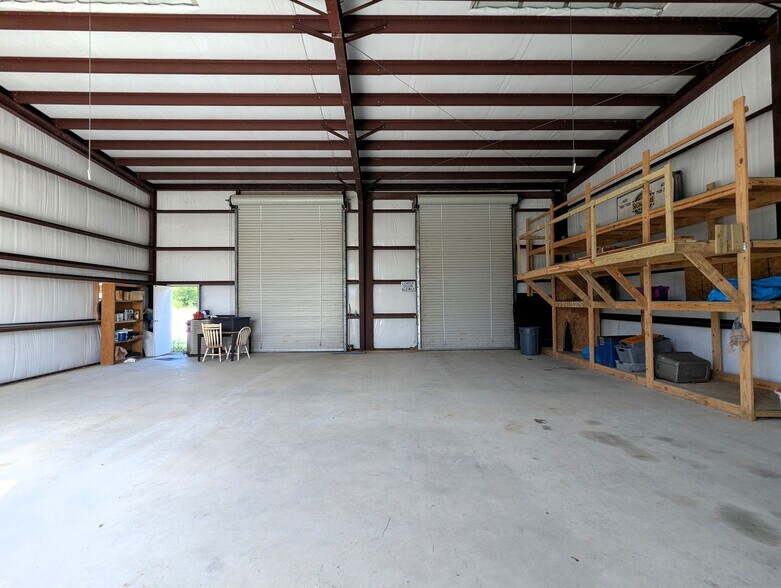 More Photos Of 16595 IH-10, Vidor Truck Terminal For Sale